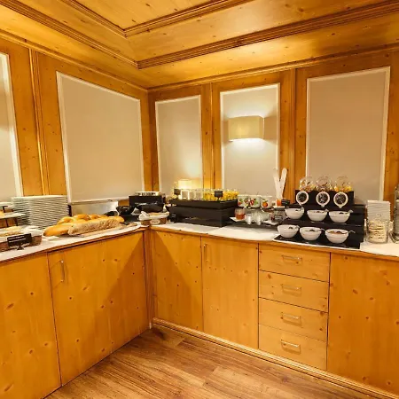 Boutique Albatros 4*
